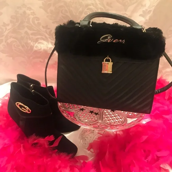 Gorgeous custom crossbody with genuine rabbit fur💖 - Picture 12 of 12
